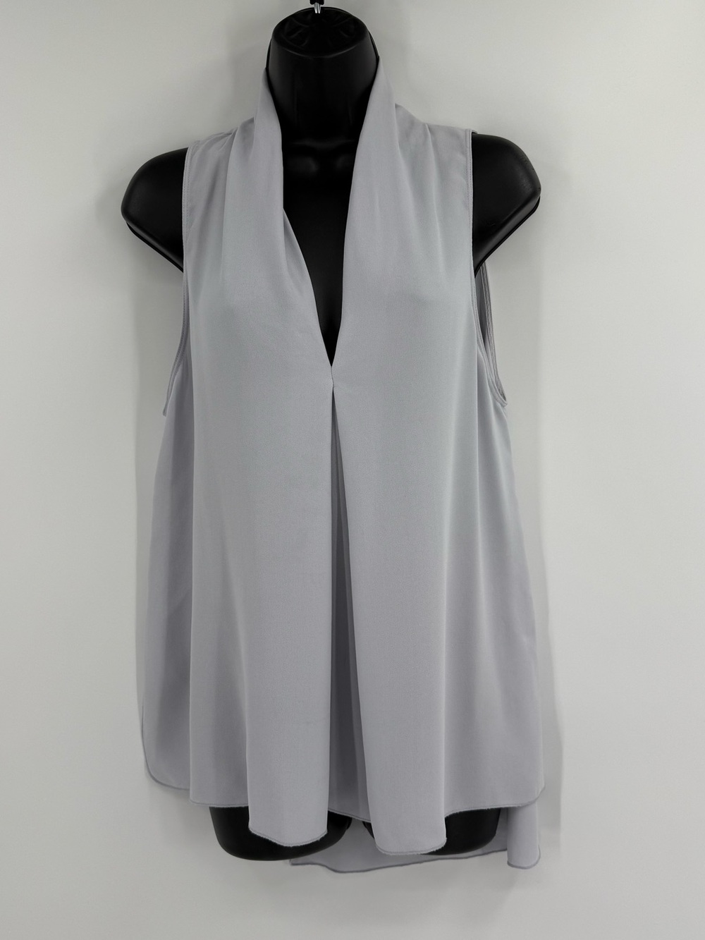 Aritzia Wilfred Nuit V Neck Drape Sleeveless Top | Pale Blue | Medium